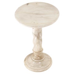 Table d'appoint ou guéridon en albâtre, Italie 1960, couleur marbre blanc