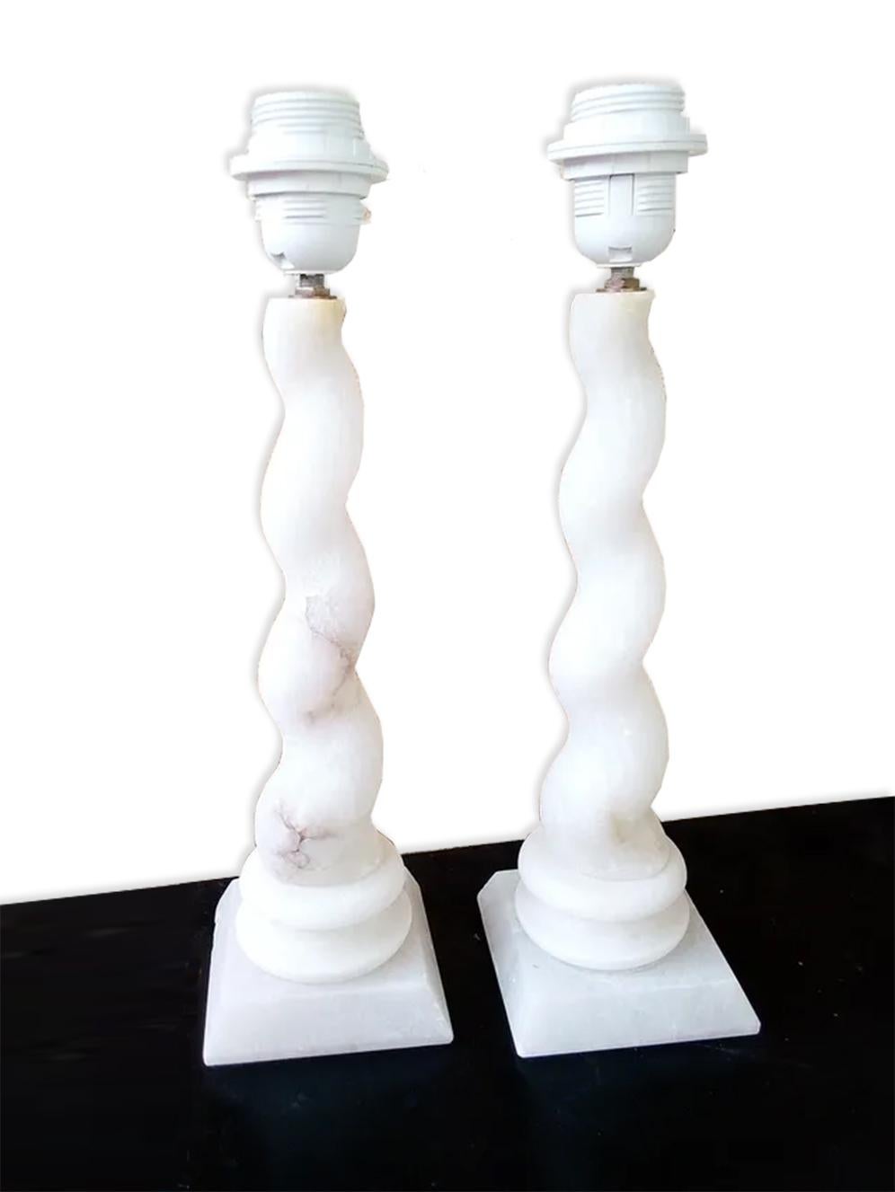 Alabaster Table Lamp Classic Alabaster Barley Twist Column Form In Excellent Condition In Mombuey, Zamora