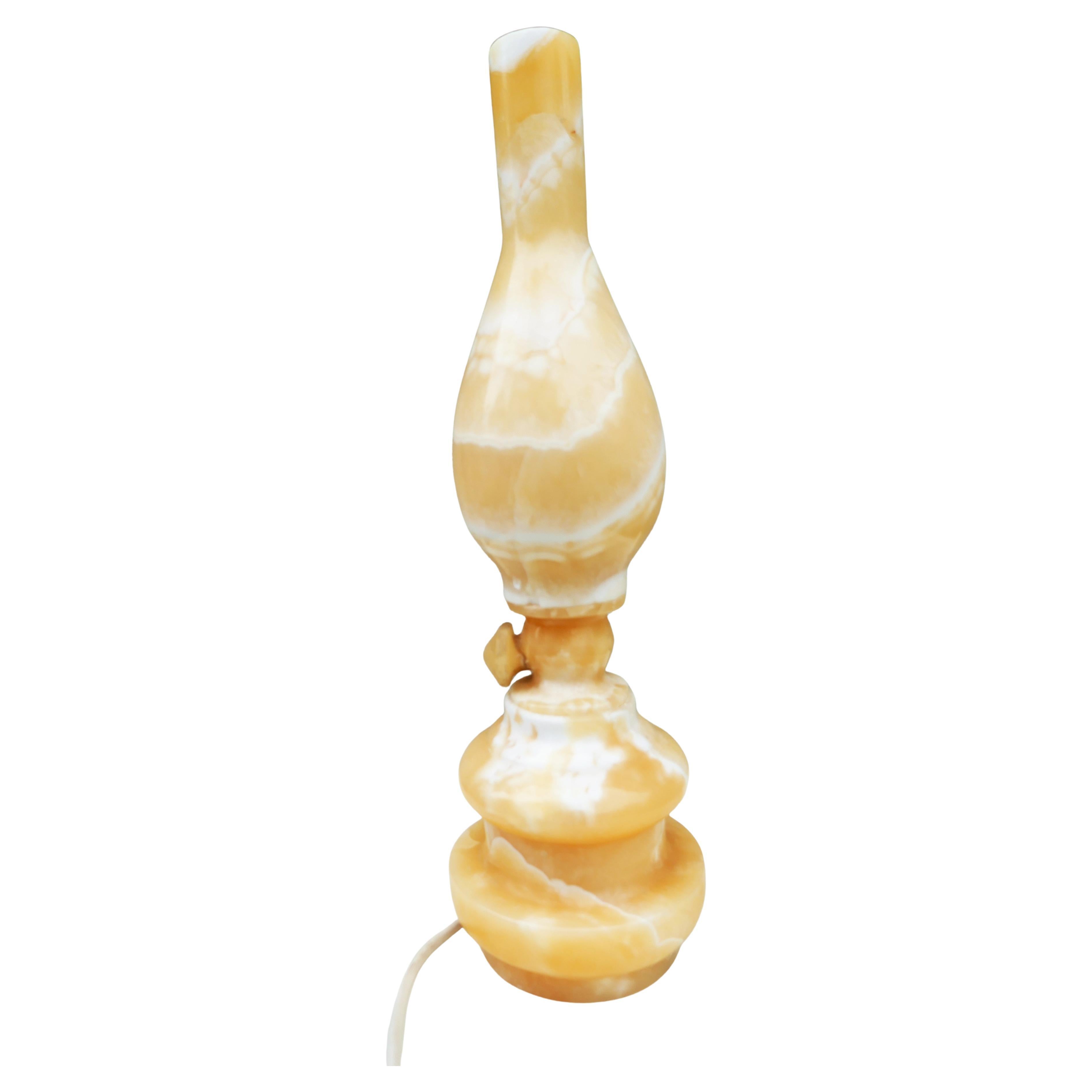 Alabaster table lamp For Sale 4