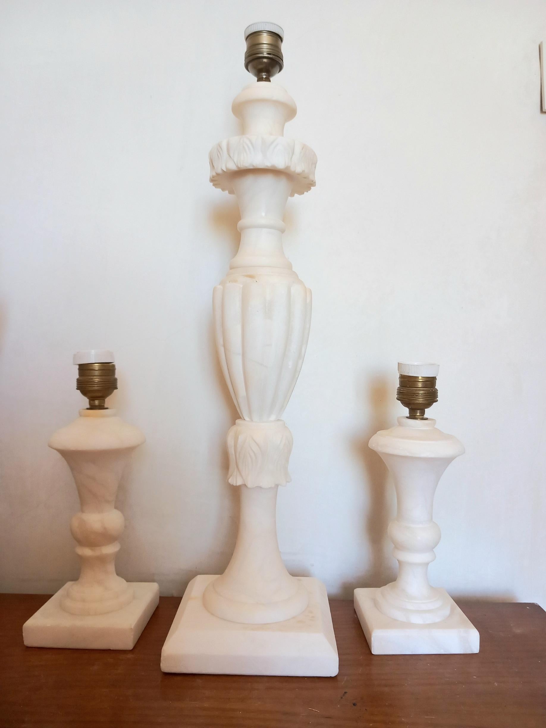 Alabaster-Tischlampe, weiße Farbe im Angebot 7