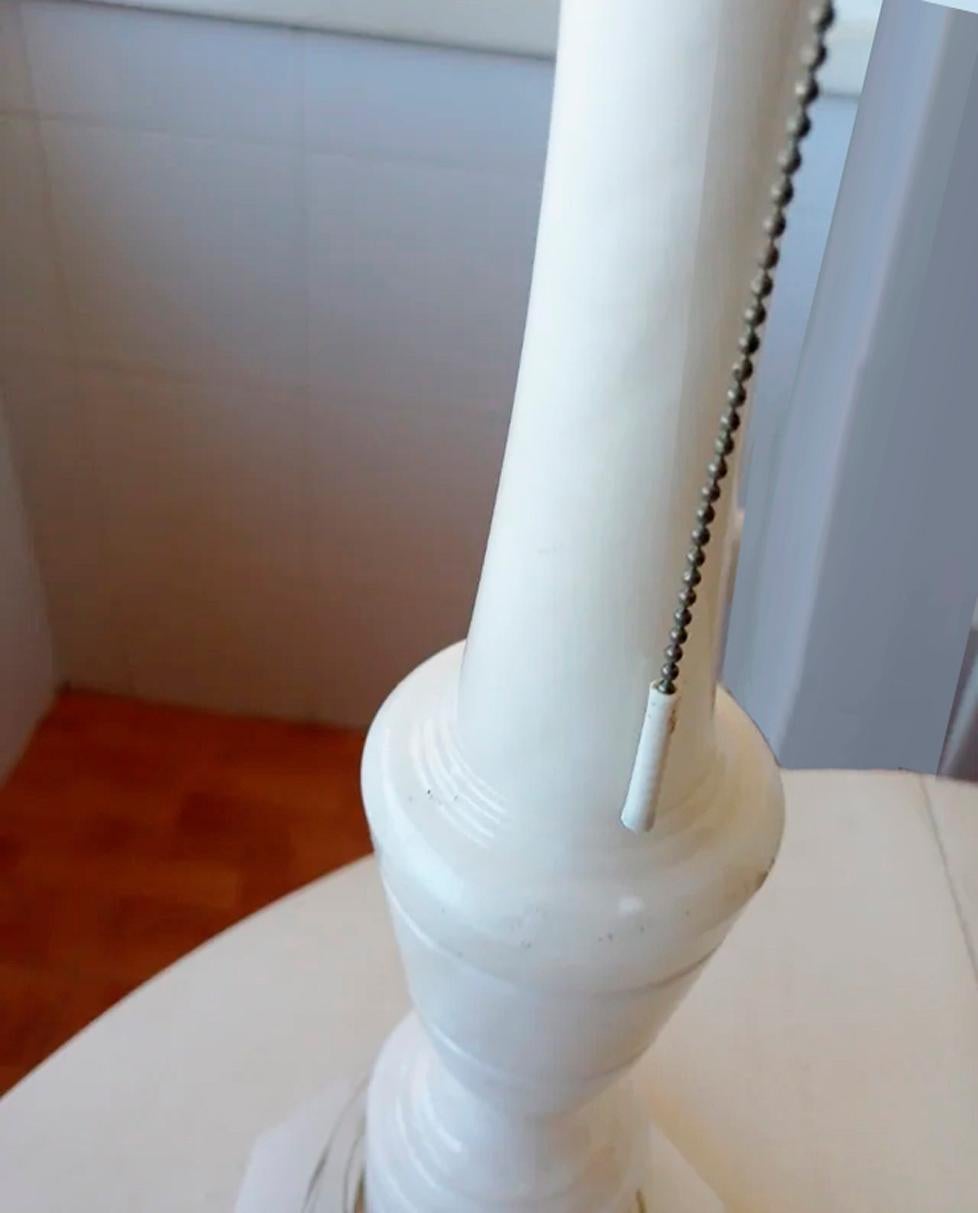 Alabaster Table Lamp White Color Spain, 40s-50s In Good Condition For Sale In Mombuey, Zamora