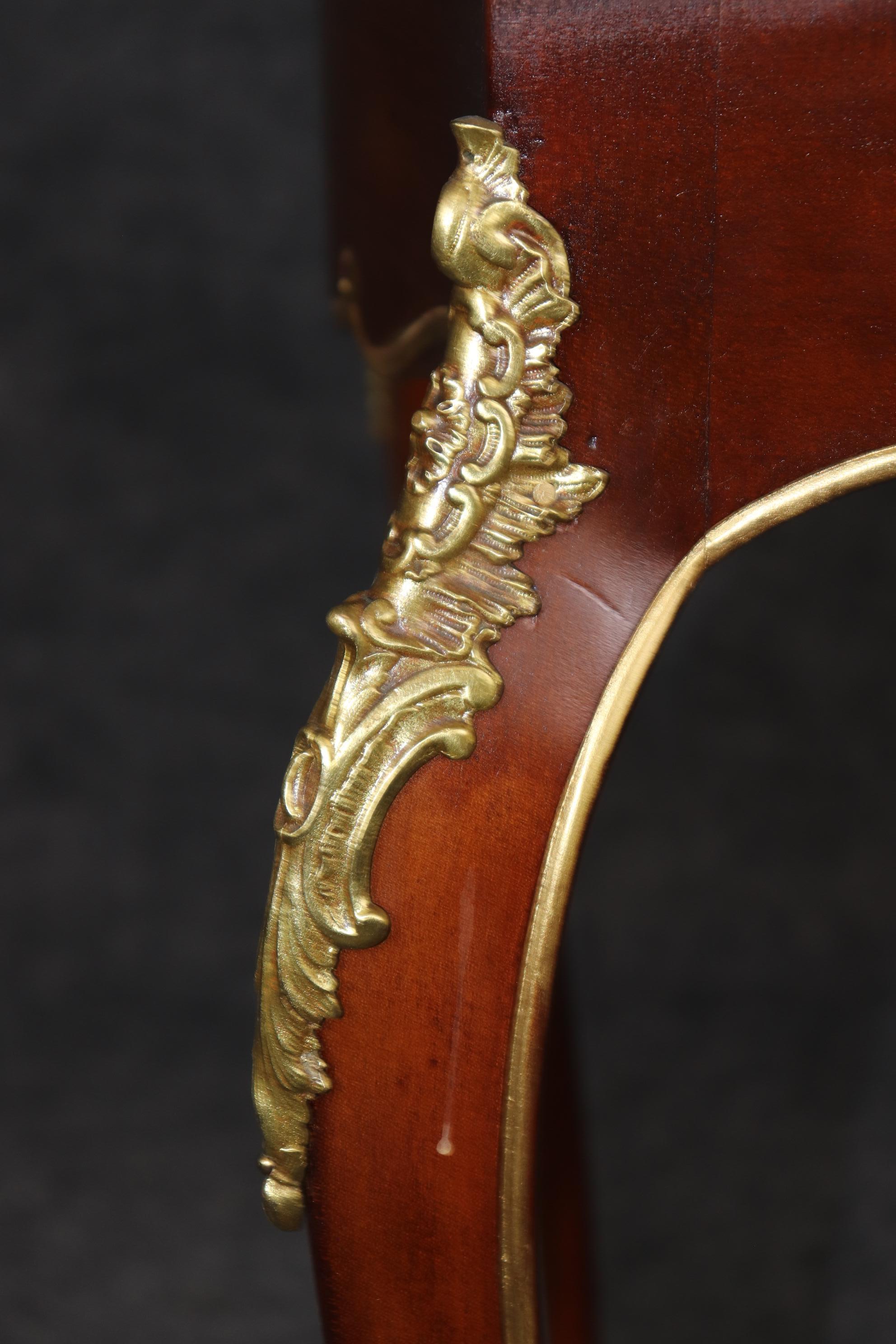 Alabaster Top Louis XV Style Bronze Mounted Gilded Mahogany Center Table For Sale 5