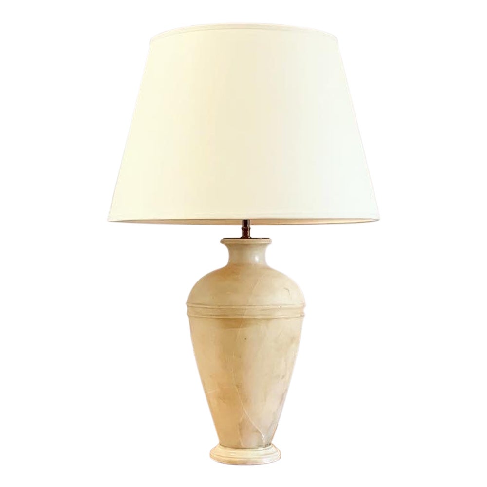Urnenlampe aus Alabaster im Angebot