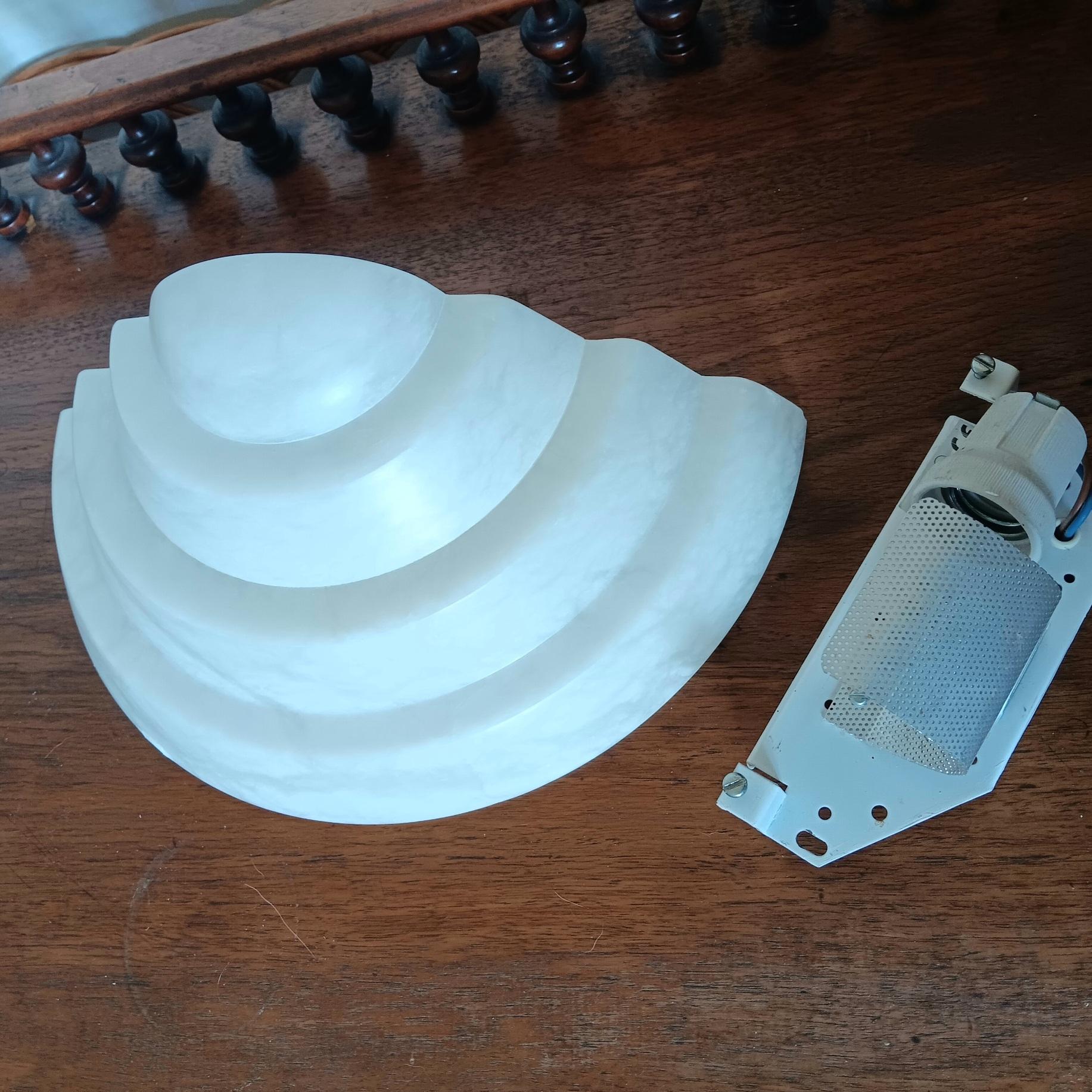 Aplique de Pared de Alabastro Blanco Art Decó Minimalista en venta 5