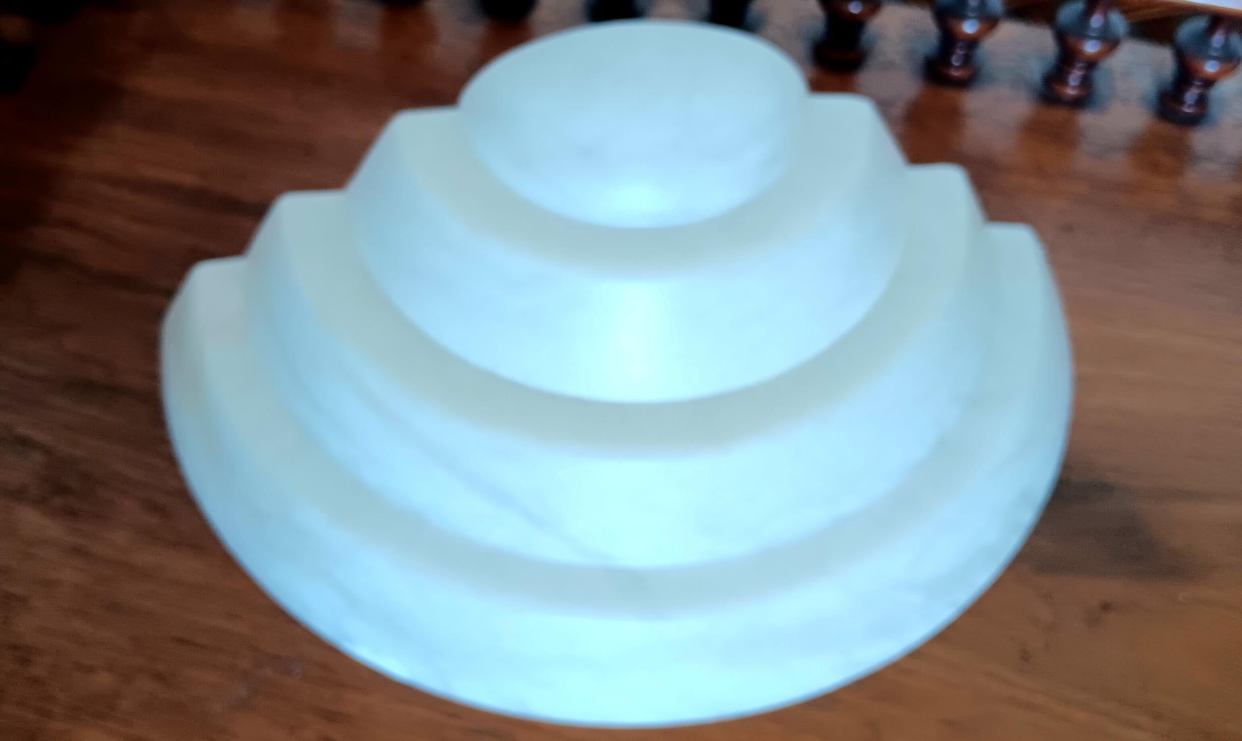 Aplique de Pared de Alabastro Blanco Art Decó Minimalista en venta 7