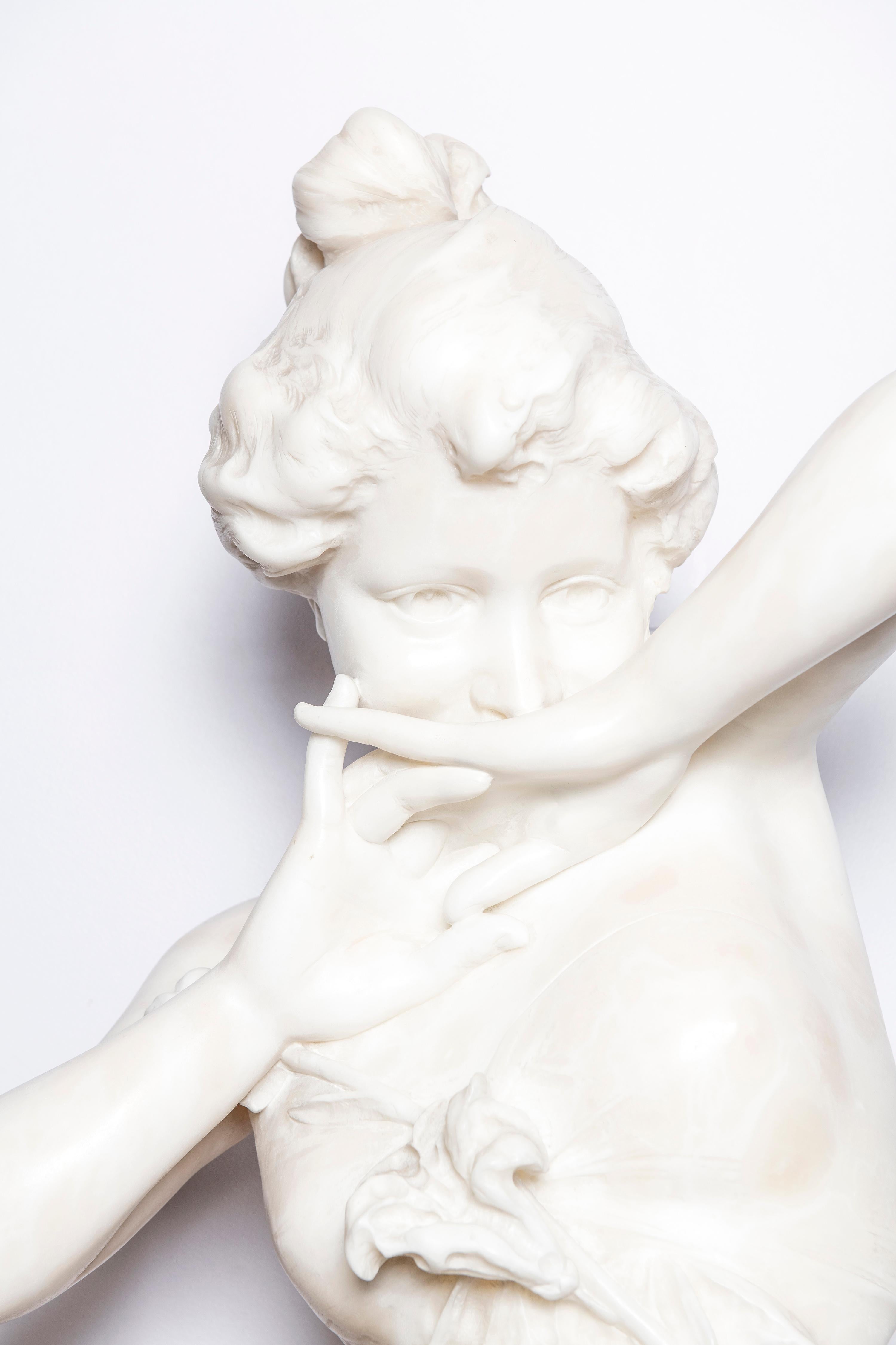 Alabaster woman bust signed F. Vichi with marble base. Firenze, circa 1890. 
Siena marble base.