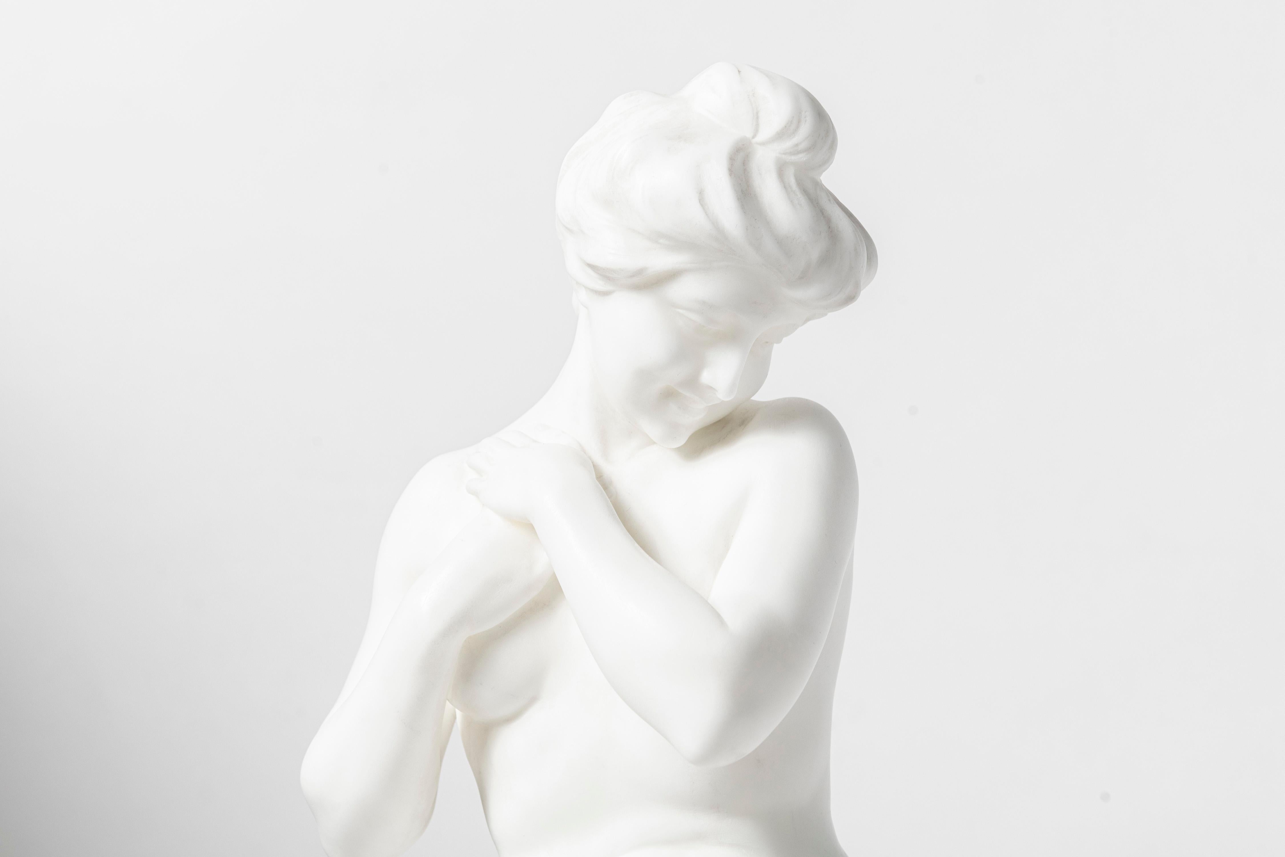 Alabaster woman sculpture. Italy, circa 1890. For Sale 1