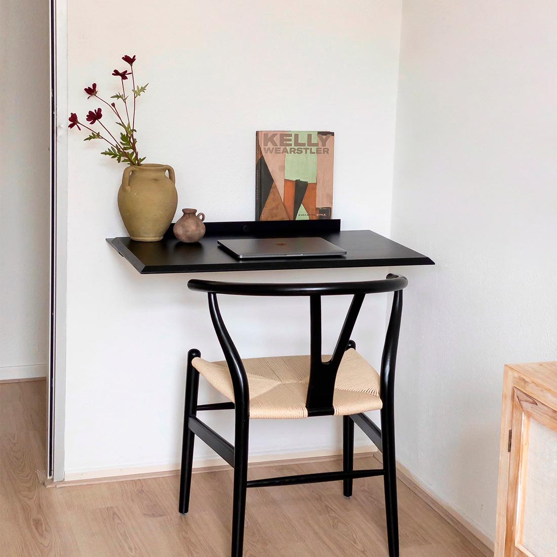 Alada Floating Desk · Black In New Condition For Sale In Madrid, Madrid