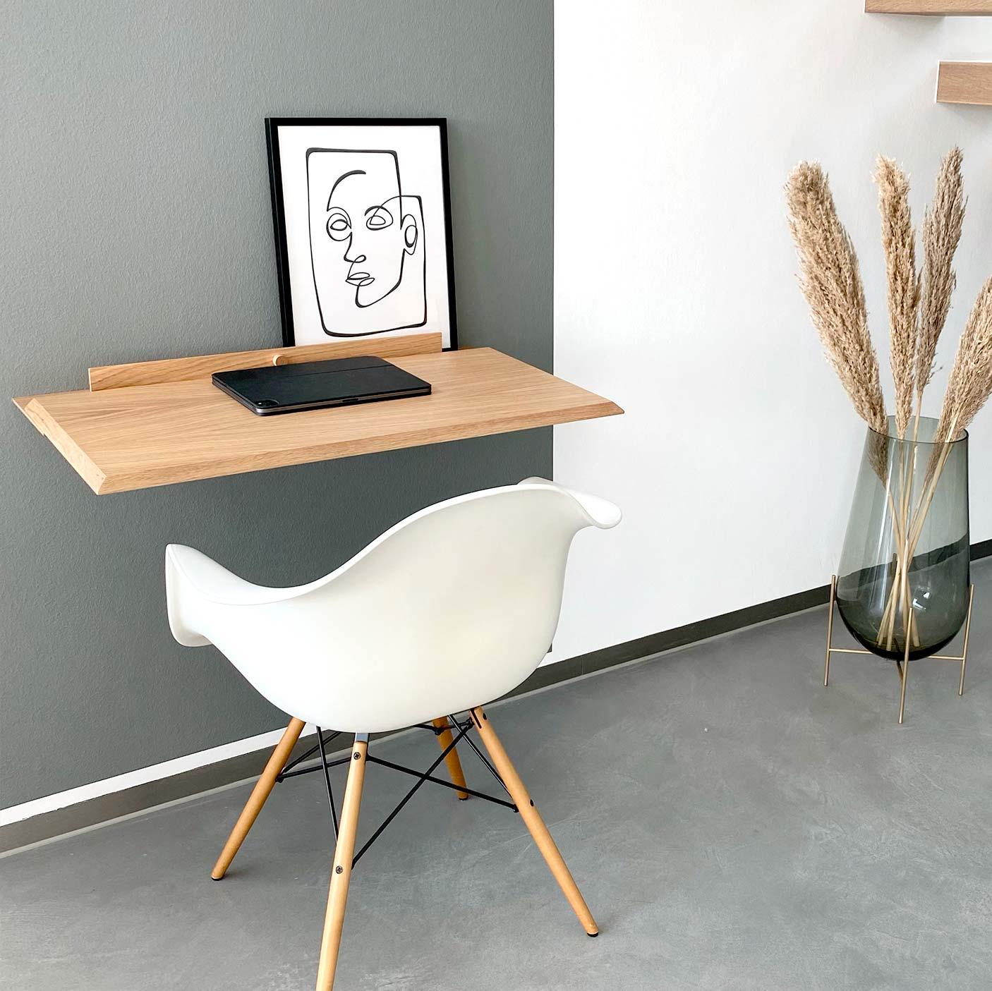 Inspired by the movement that birds draw on the sky when they move their wings up and down, Alada is a timeless and discreet folding desk that allows you take the most advantage of your space.

Thanks to its careful functional design, Alada