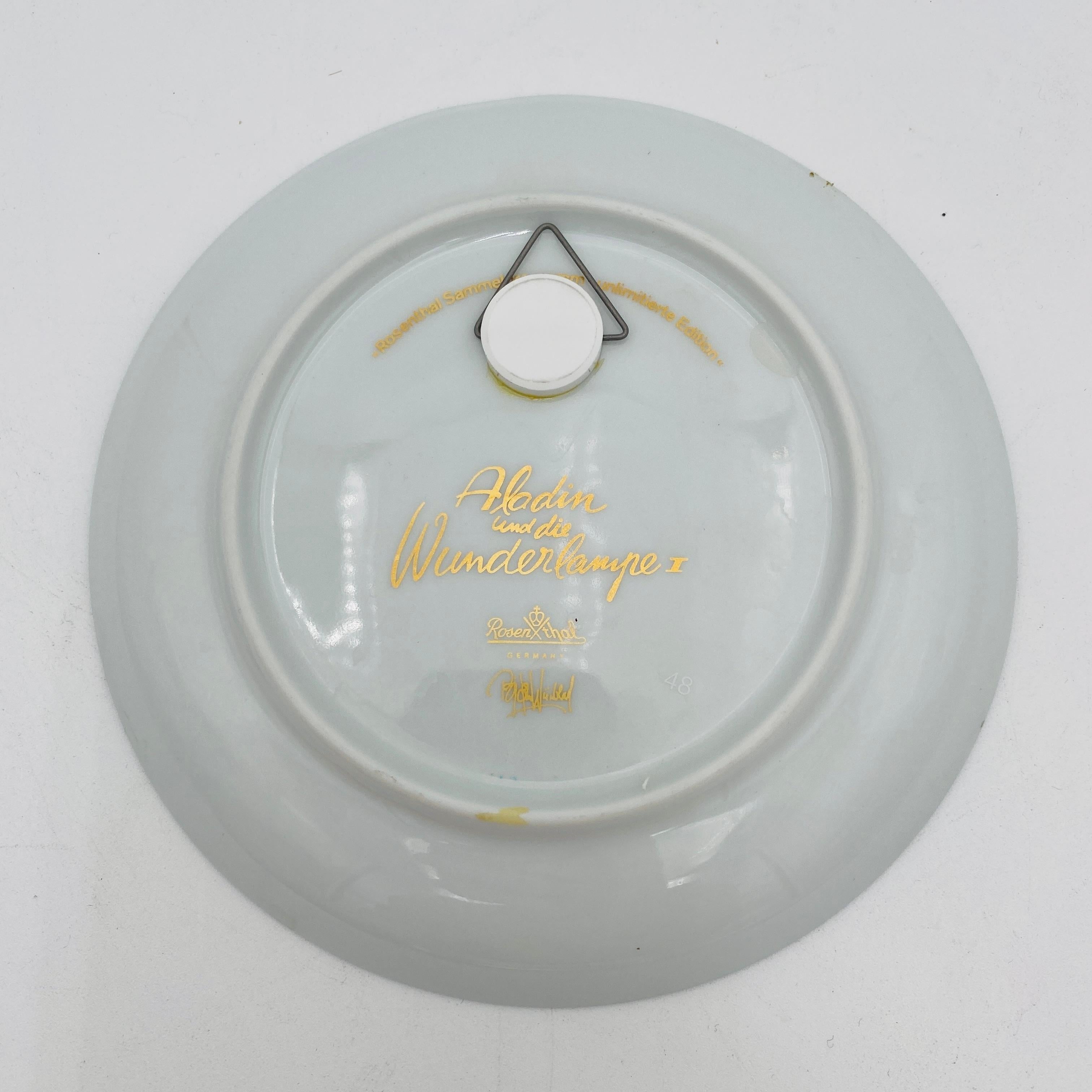 Mid-Century moderno Piatto in porcellana Aladdin di Bjørn Wiinblad per Rosenthal in vendita