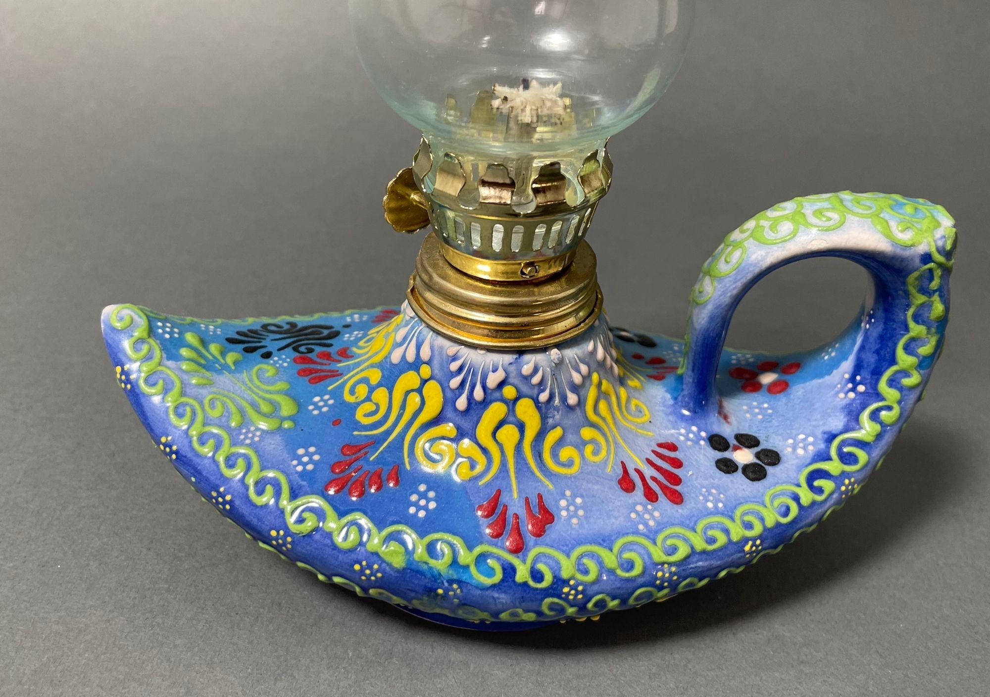 Aladdin élégante lampe à huile turque en céramique bleue faite à la main Bon état - En vente à North Hollywood, CA