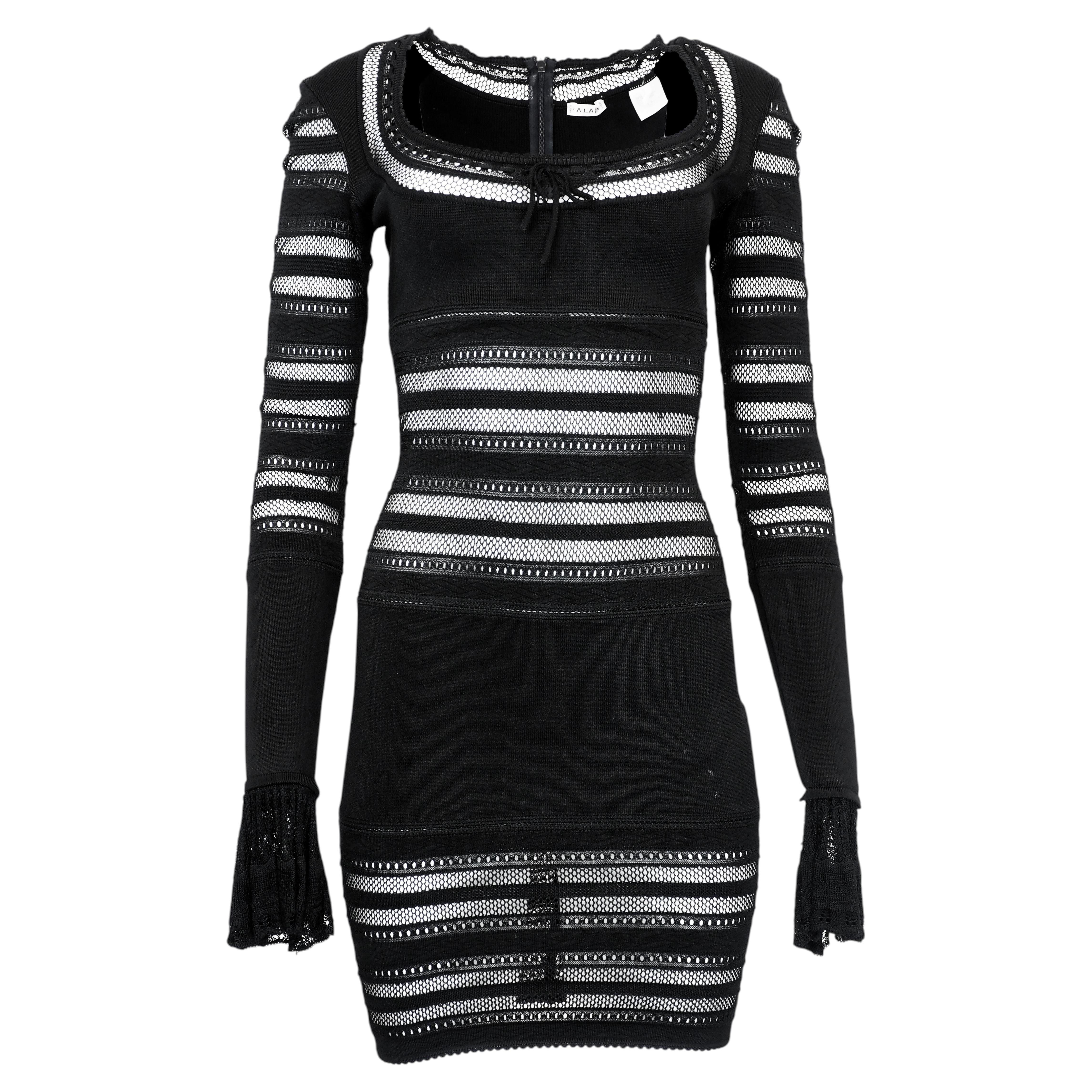 Vestido de croché con aberturas de Alaia, 1993