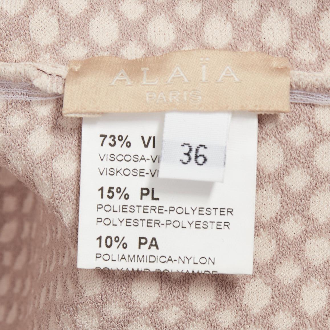 ALAIA 2011 - Robe sirène à volants, tissage à points texturés, beige, à volants festonnés FR36 S en vente 3