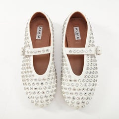 ALAIA 2023 Mary-Jane-Ballerinas aus weißem Lammleder mit Strass- und Kristallverzierungen, EU 38