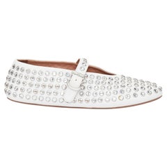 ALAIA 2023 Mary-Jane-Ballerinas aus weißem Lammleder mit Strass- und Kristallverzierungen, EU 38