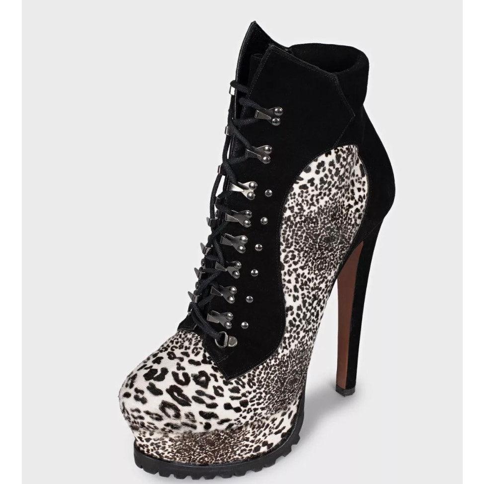 Nero Alaïa Stivaletti in pelle scamosciata con pelo di pony - EU 38.5 in vendita