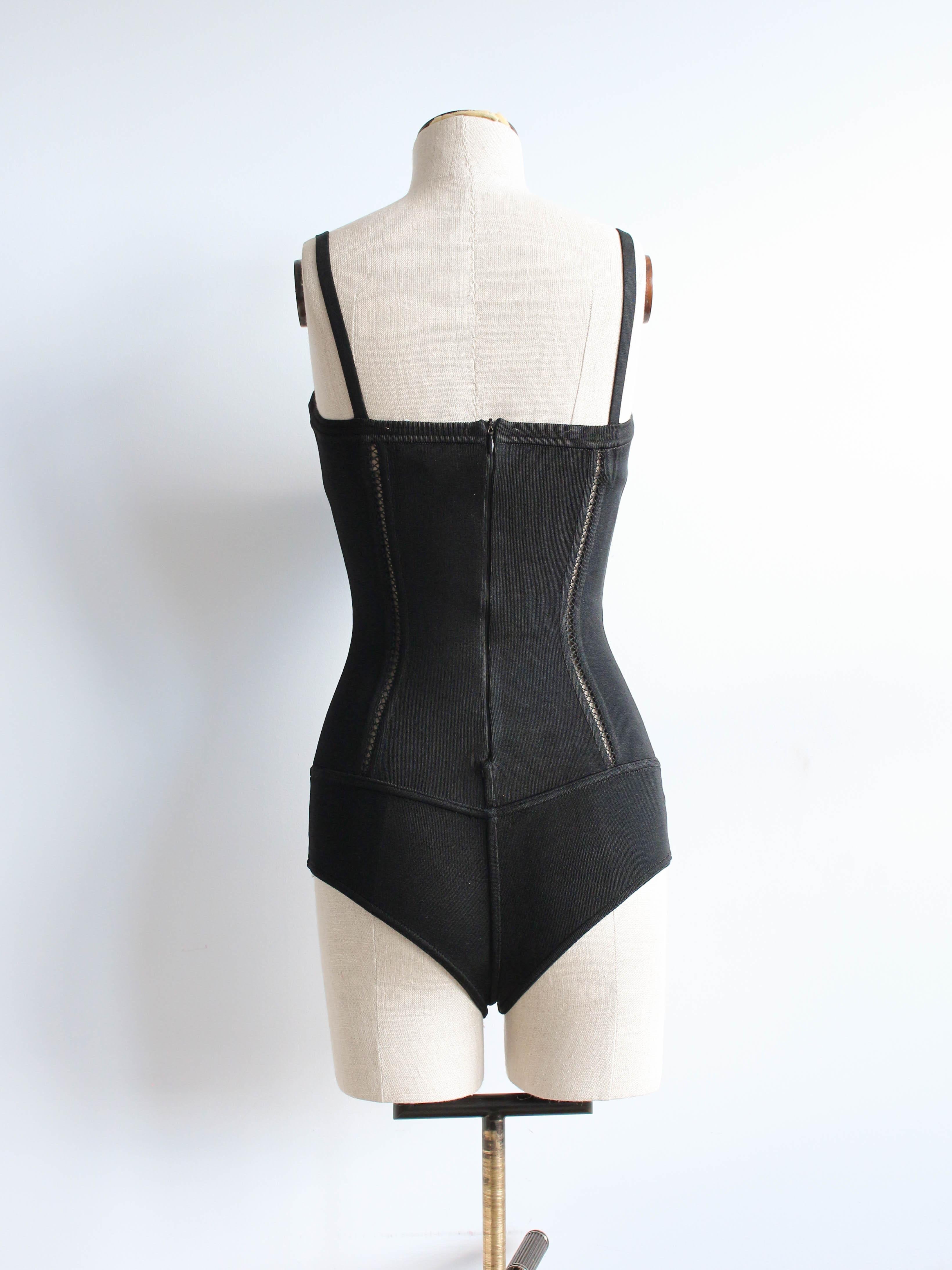 Alaïa Autumn/Winter 1991 Runway Christy Turlington Black Corset Bodysuit For Sale 6