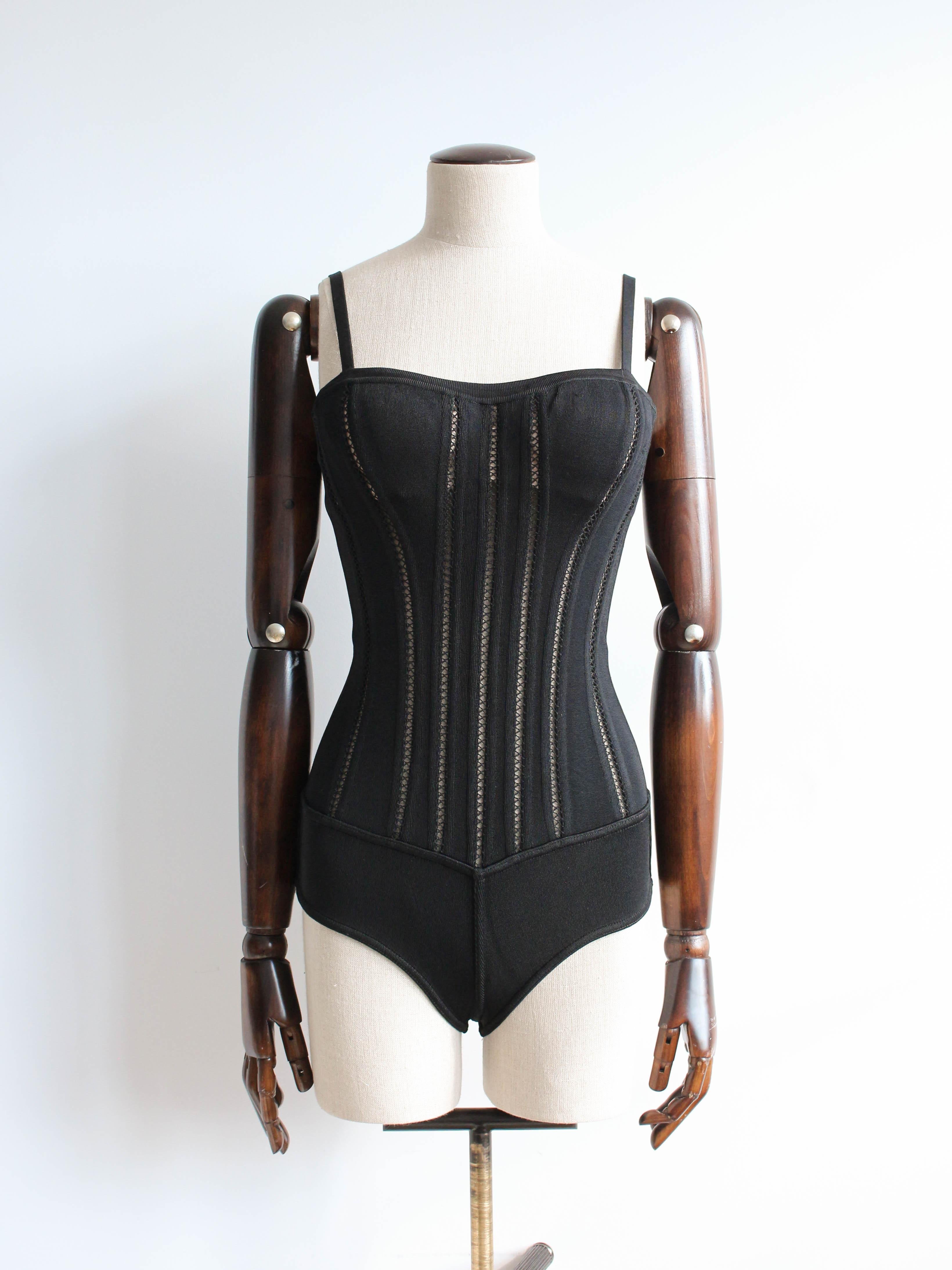 Alaïa Autumn/Winter 1991 Runway Christy Turlington Black Corset Bodysuit In Excellent Condition For Sale In Manchester, GB