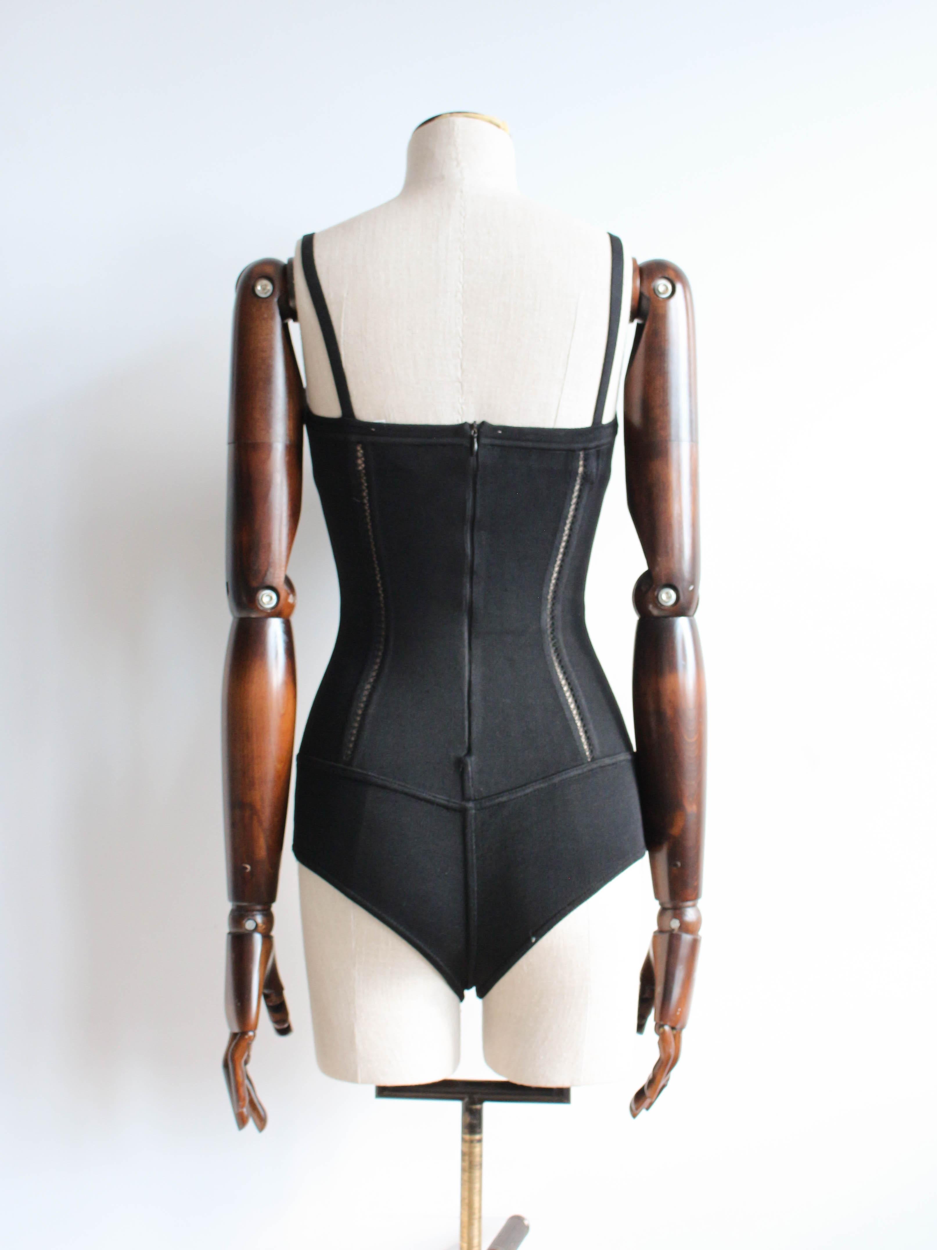 Alaïa Autumn/Winter 1991 Runway Christy Turlington Black Corset Bodysuit For Sale 2