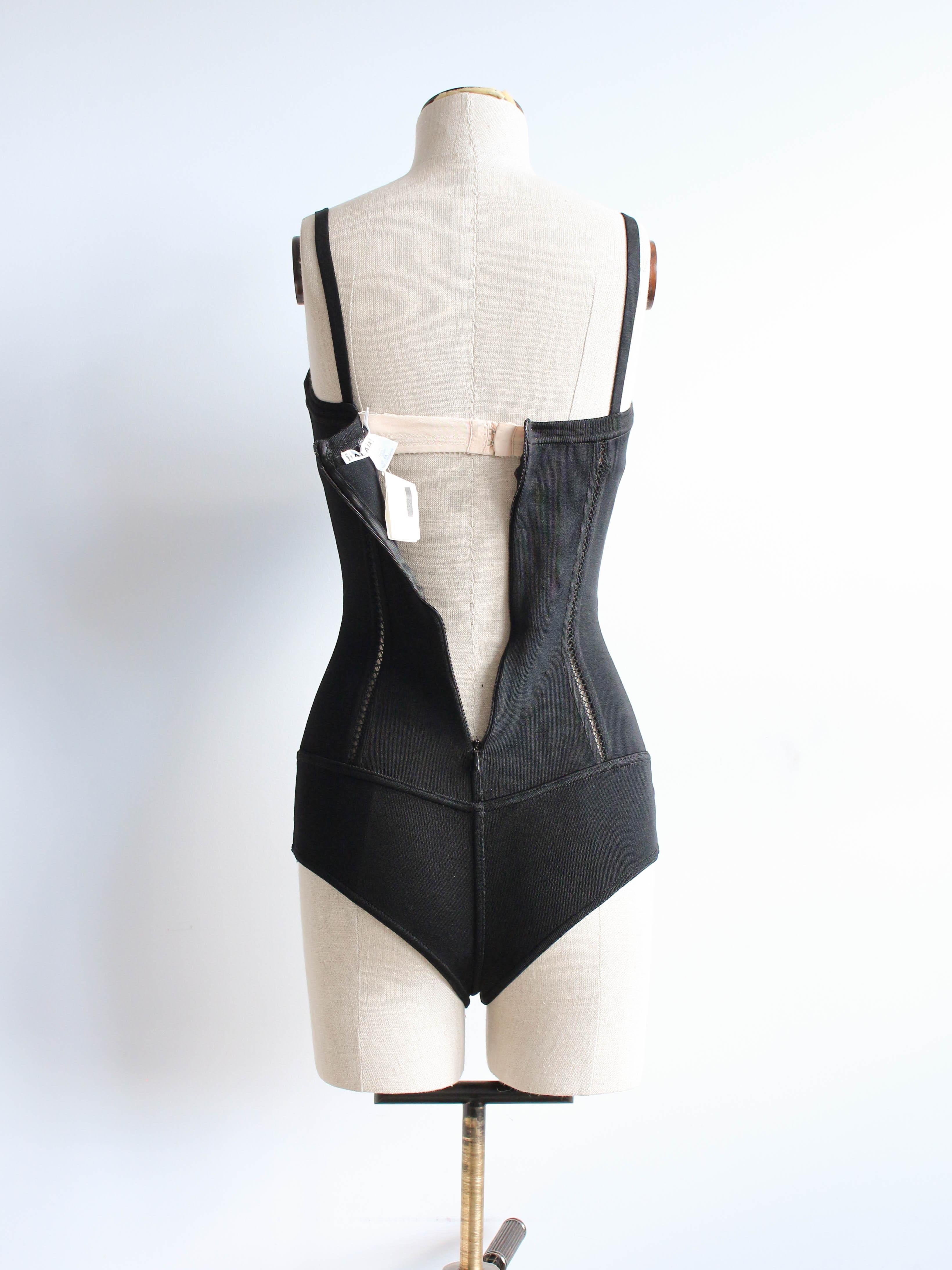 Alaïa Autumn/Winter 1991 Runway Christy Turlington Black Corset Bodysuit For Sale 3