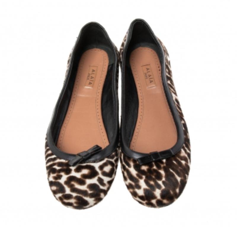 Donna Alaia Ballerine in pelle e pelo di pony beige/nero misura 36,5 in vendita