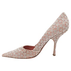 Alaïa - Escarpins à bouts pointus en dentelle florale beige