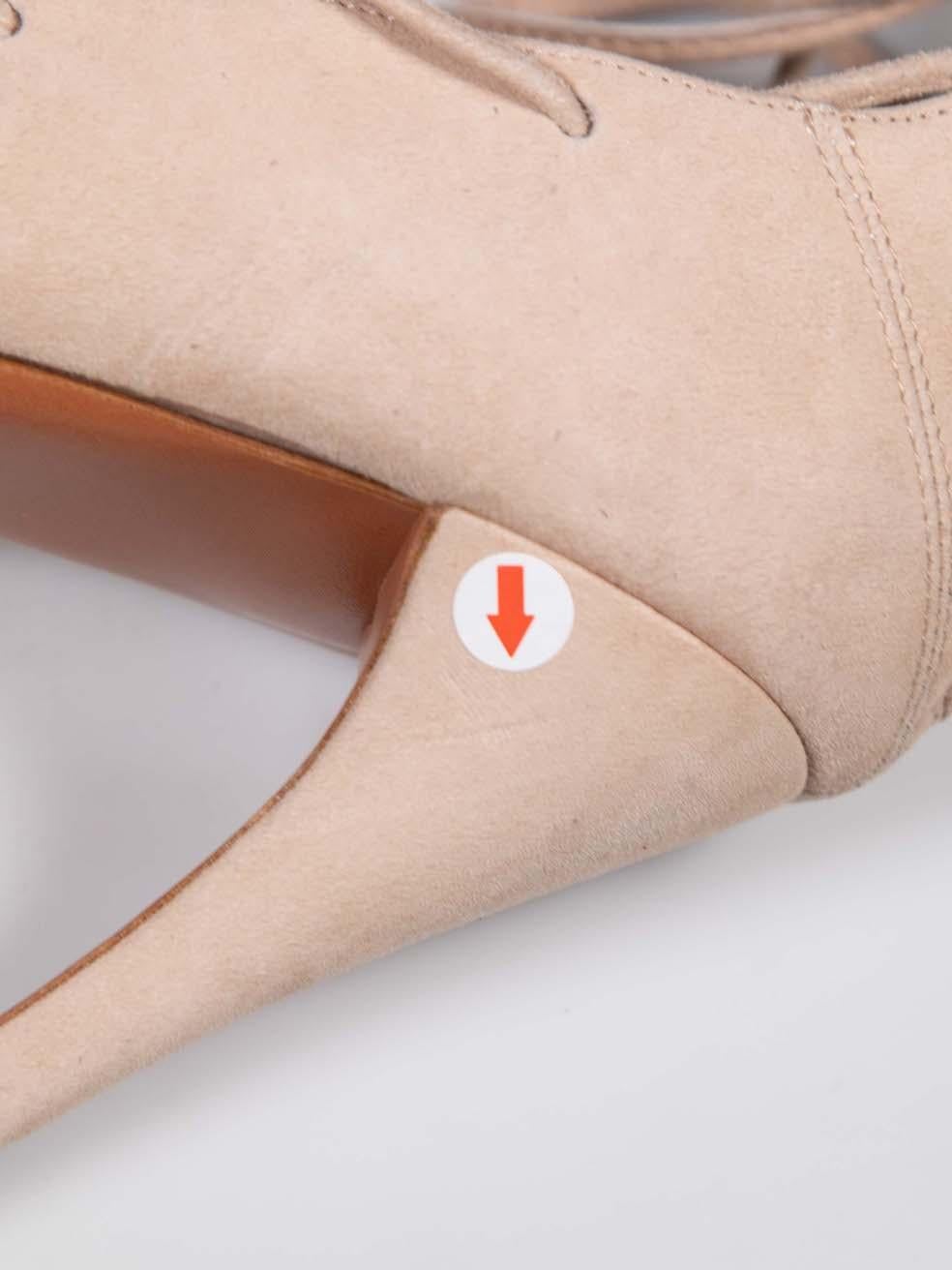 Alaïa Beige Sandali in pelle scamosciata con lacci Taglia IT 39,5 in vendita 1