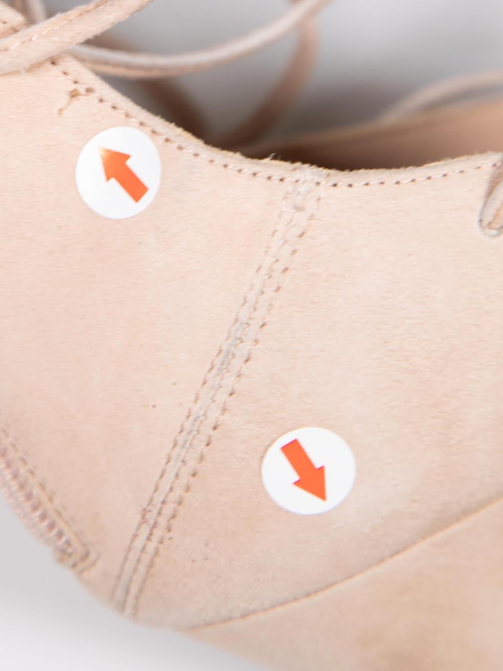 Alaïa Beige Sandali in pelle scamosciata con lacci Taglia IT 39,5 in vendita 5