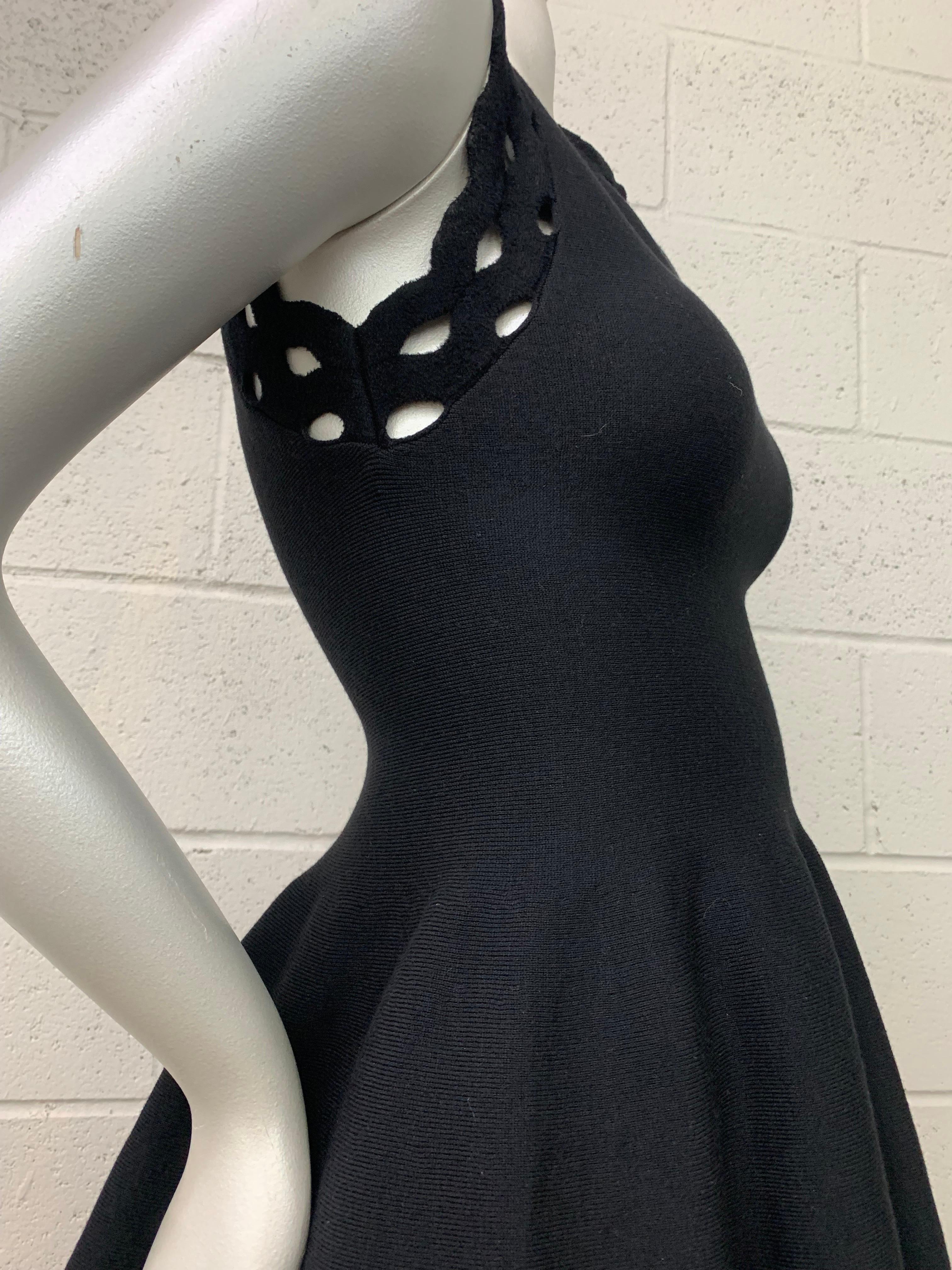 Alaia Black Little Black Dress inspirée des années 1950 avec jupe ample, ourlet en œillets et empiècements Neuf - En vente à Gresham, OR