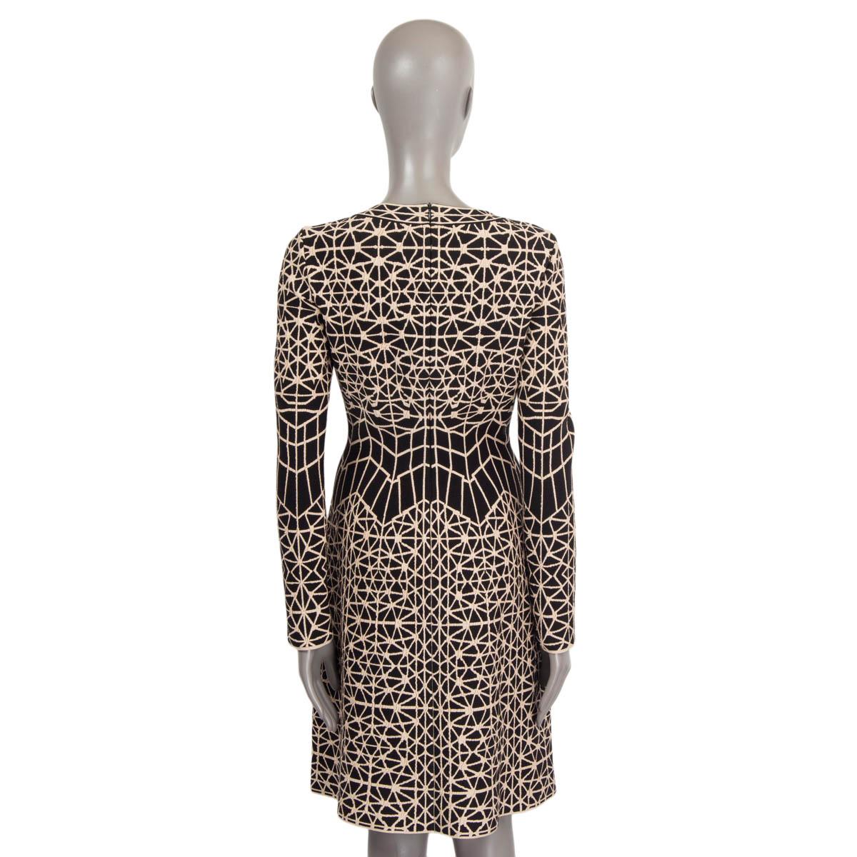 Women's ALAIA black beige viscose 2016 GEOMETRIC JACQUARD FLARED Dress 42 L For Sale