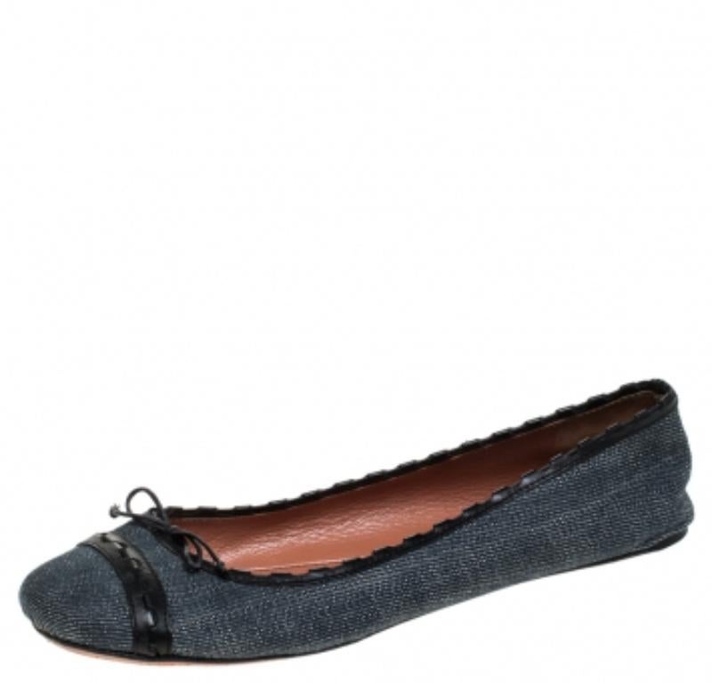 Noir Ballerines à nœud en denim noir/bleu Alaia Taille 37 en vente