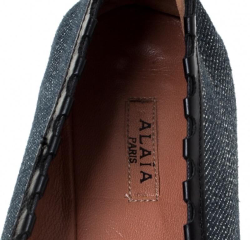Ballerines à nœud en denim noir/bleu Alaia Taille 37 État moyen - En vente à Dubai, Al Qouz 2