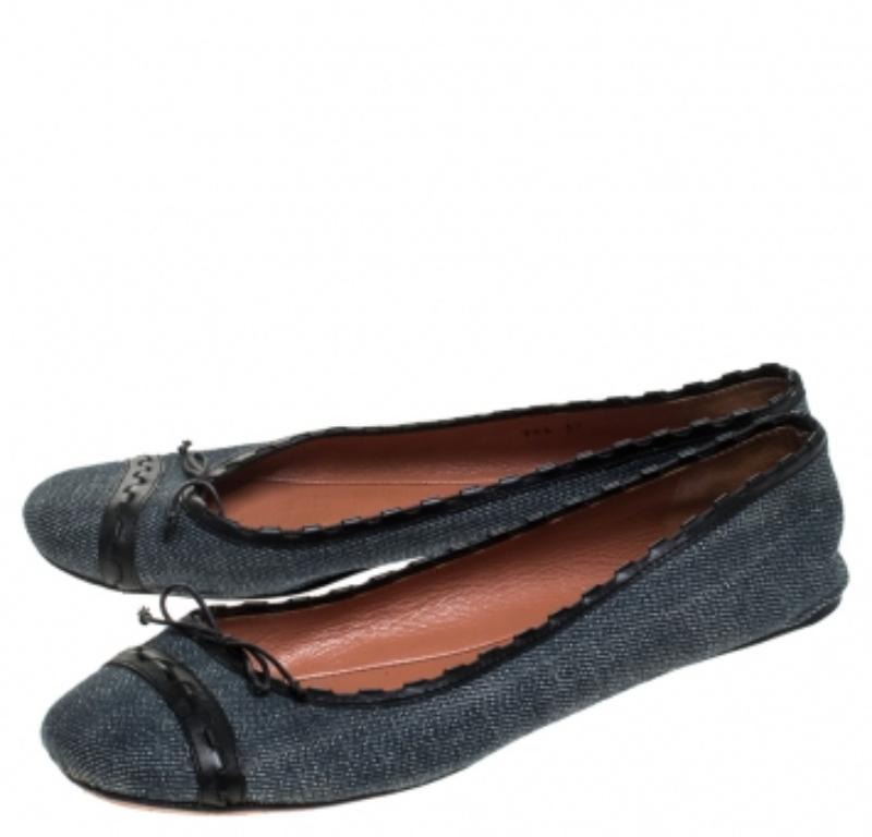 Ballerines à nœud en denim noir/bleu Alaia Taille 37 en vente 3