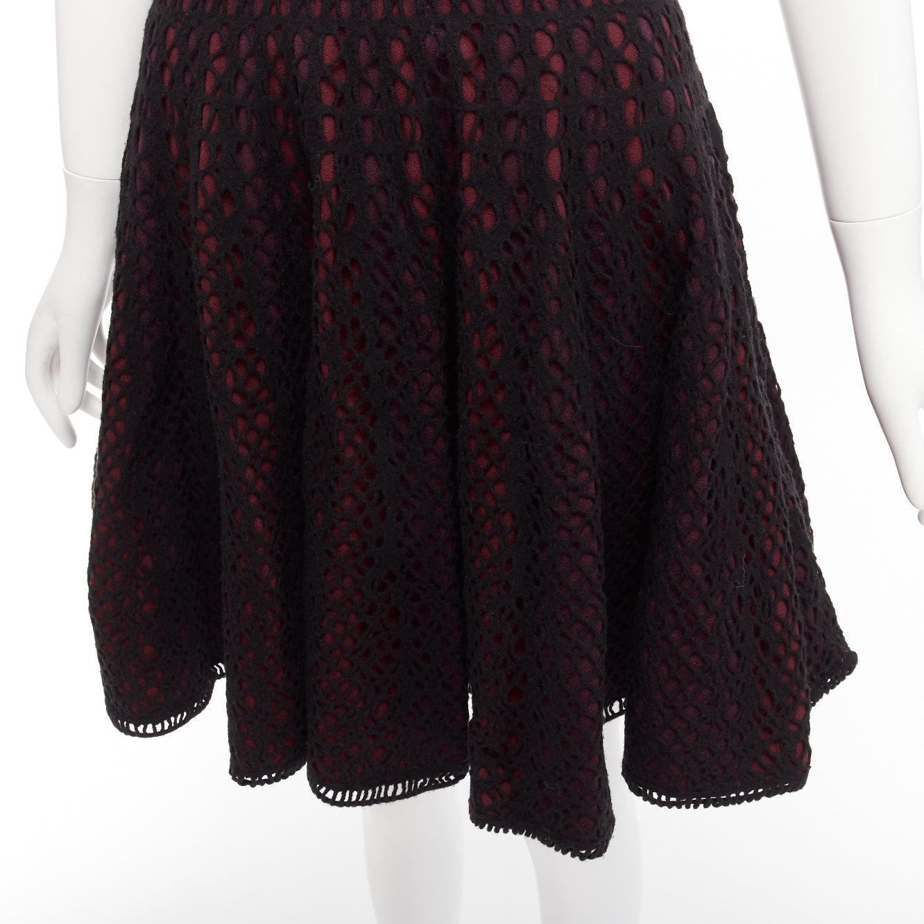 ALAIA black burgundy virgin wool blend cut out jacquard square neck dress FR36 S
Reference: AAWC/A01084
Brand: Alaia
Material: Virgin Wool, Blend
Color: Burgundy, Black
Pattern: Lace
Closure: Zip
Lining: Burgundy Fabric
Extra Details: Back zip.
Made