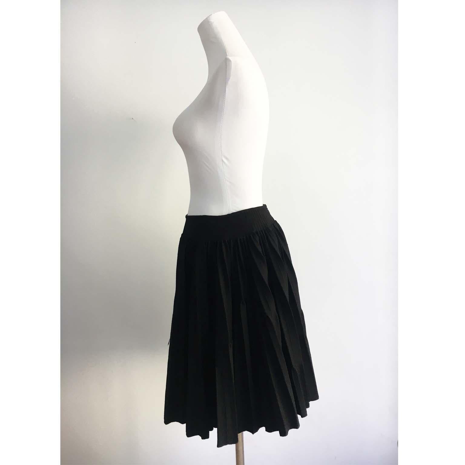 Alaia Black Double Pleated Volume Skirt 1990s In Good Condition For Sale In Berlin, DE