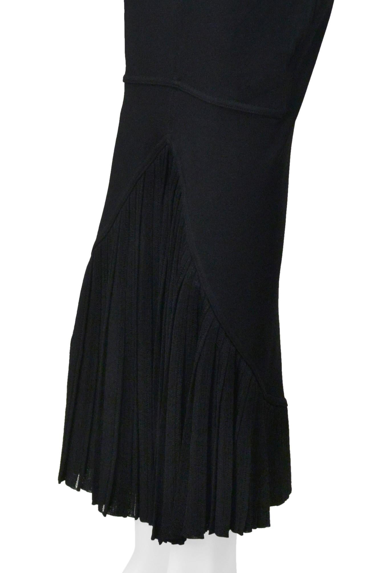 Alaia Schwarzes Abendkleid mit Spitzensaum und mehreren Trägern 1990 im Angebot 8