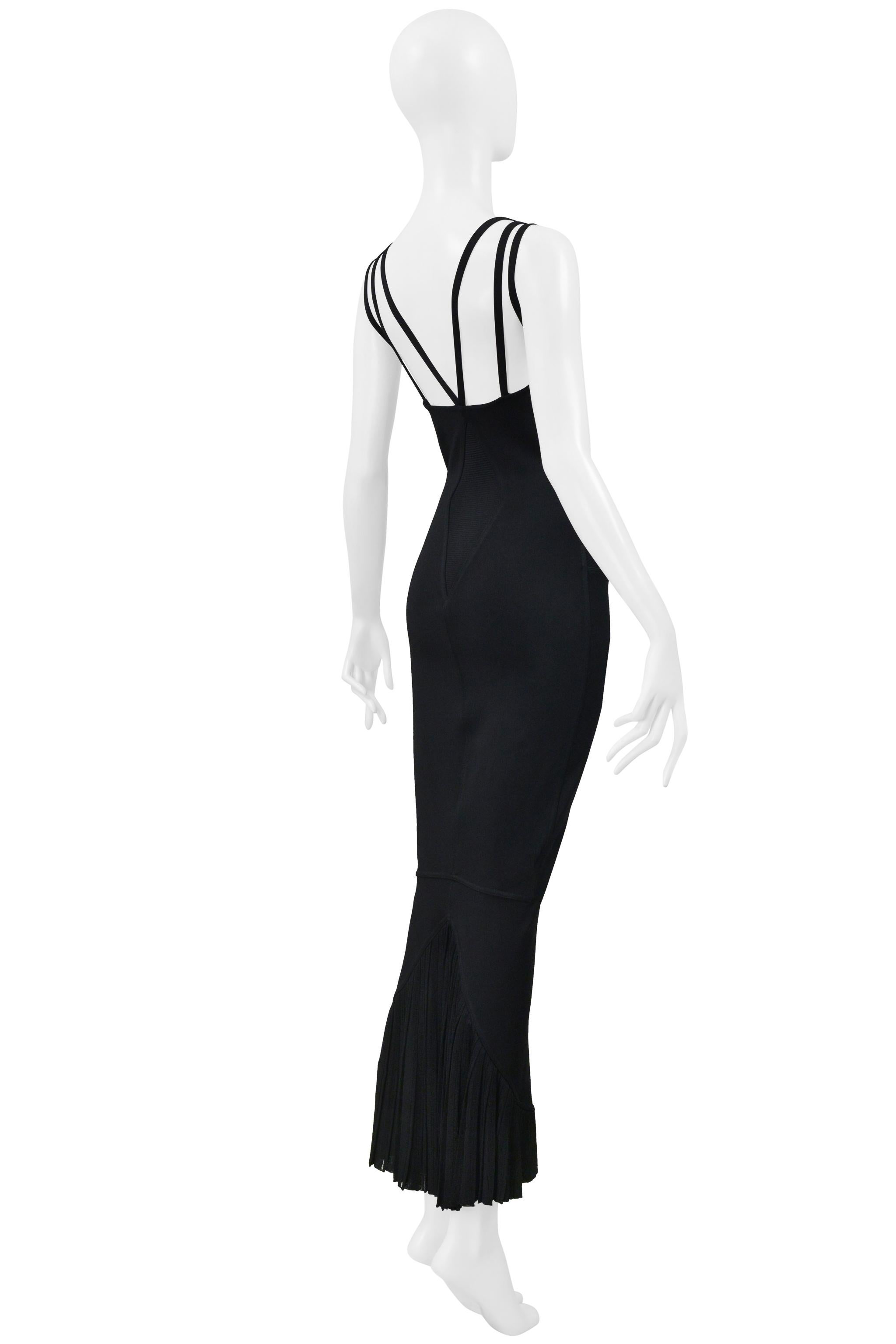 Alaia Schwarzes Abendkleid mit Spitzensaum und mehreren Trägern 1990 im Angebot 9