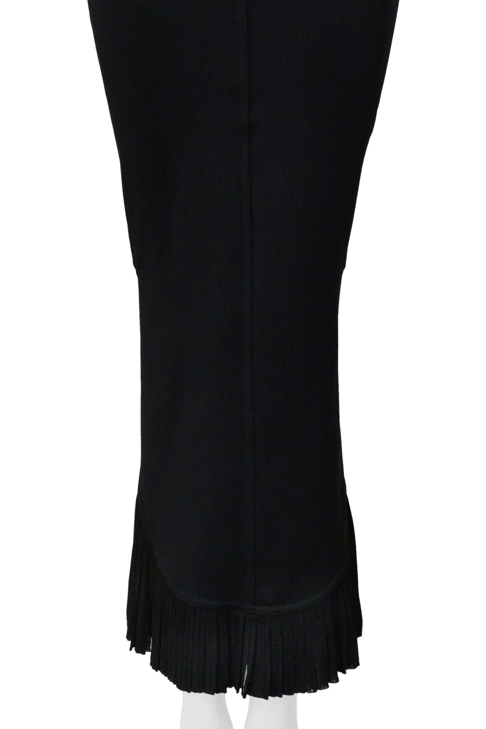 Alaia Schwarzes Abendkleid mit Spitzensaum und mehreren Trägern 1990 im Angebot 10