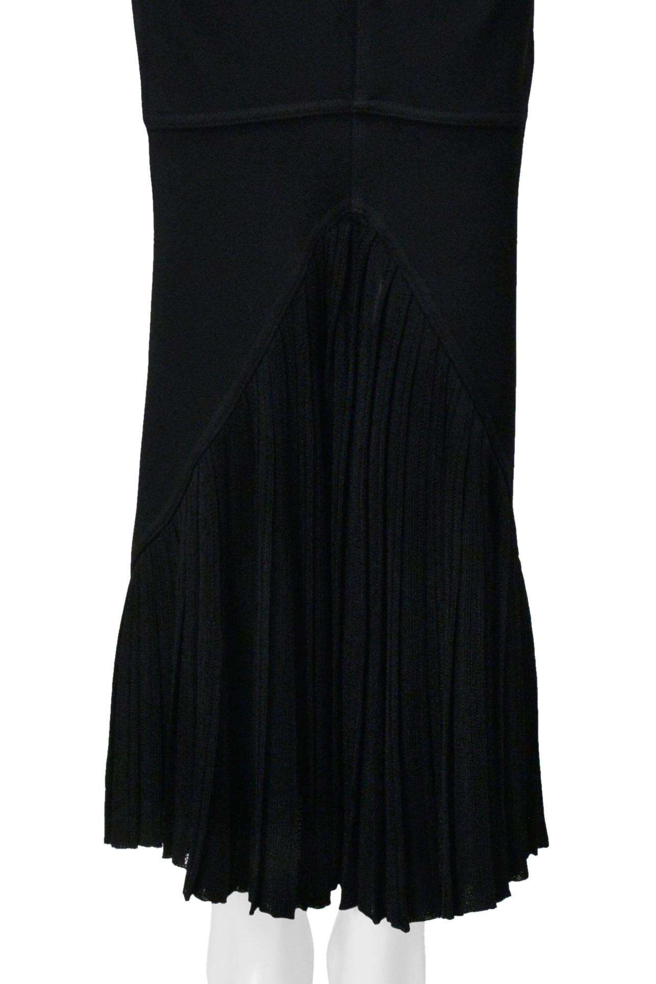 Alaia Schwarzes Abendkleid mit Spitzensaum und mehreren Trägern 1990 im Angebot 11