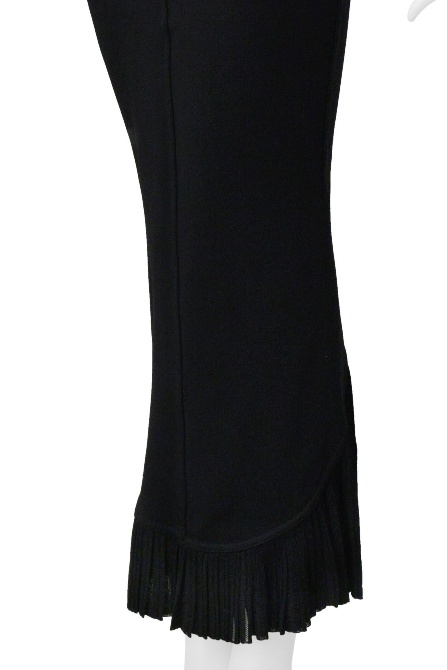 Alaia Schwarzes Abendkleid mit Spitzensaum und mehreren Trägern 1990 im Angebot 1