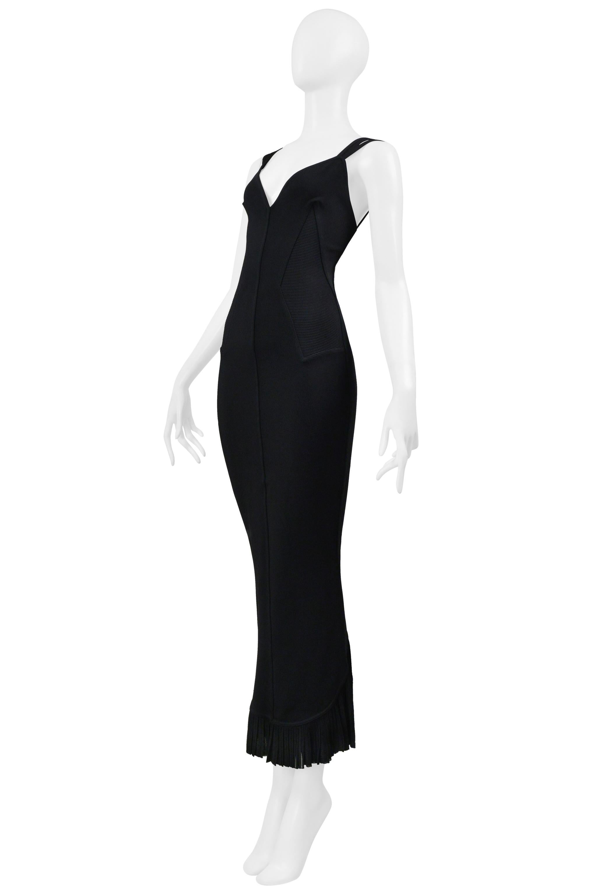 Alaia Schwarzes Abendkleid mit Spitzensaum und mehreren Trägern 1990 im Angebot 2