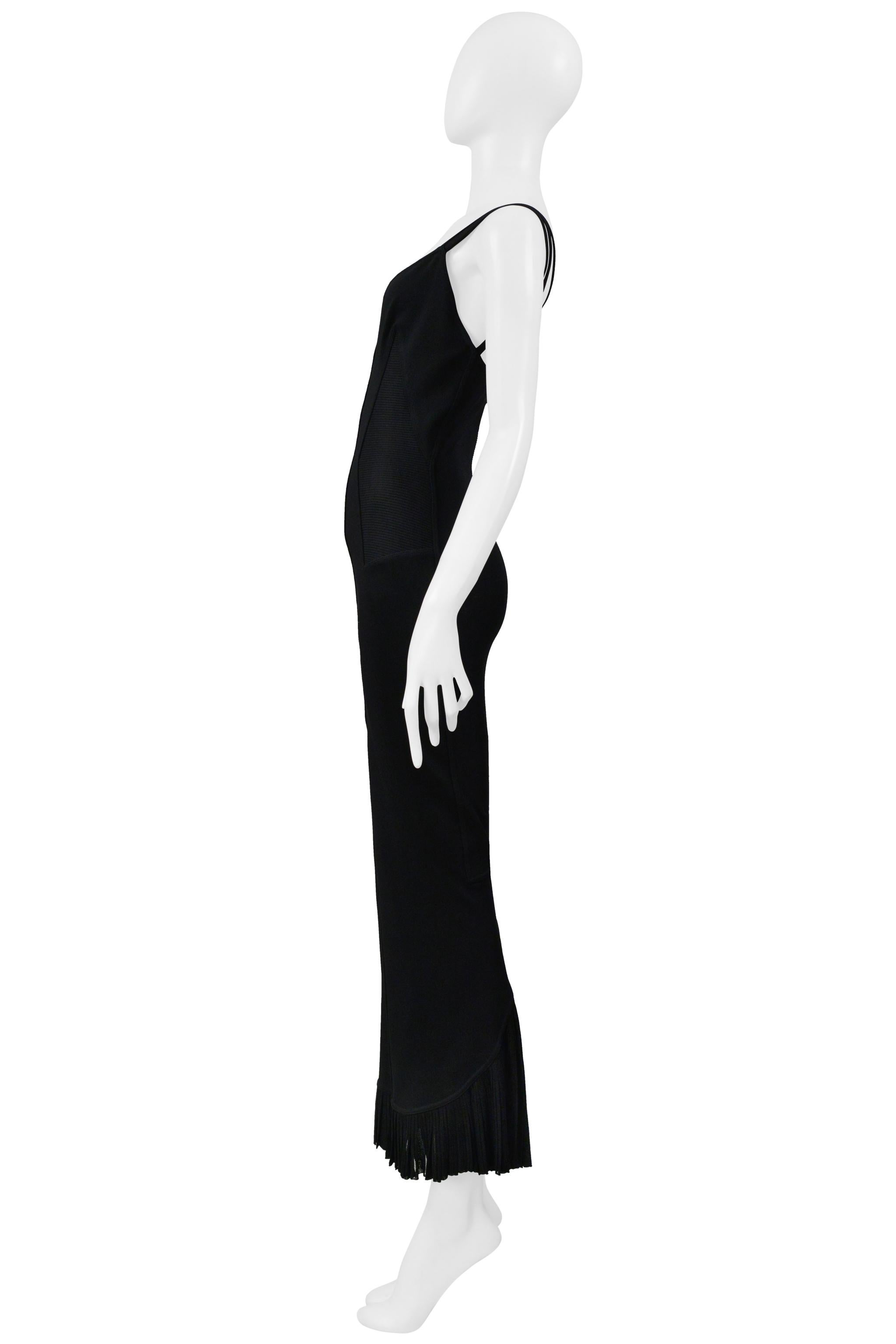 Alaia Schwarzes Abendkleid mit Spitzensaum und mehreren Trägern 1990 im Angebot 5