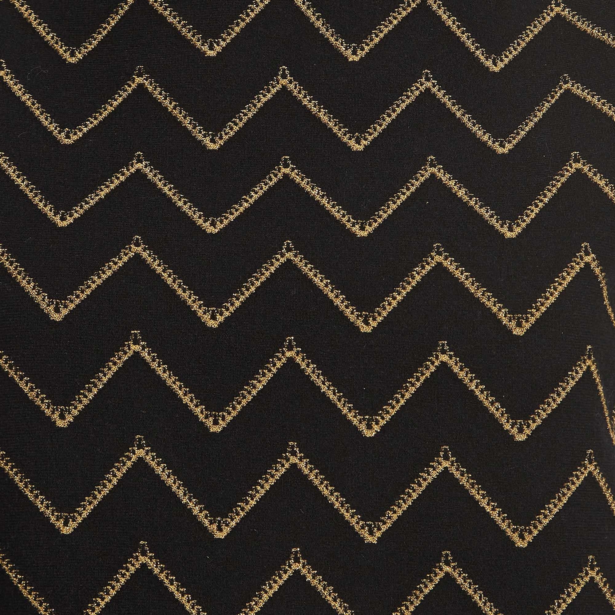 Alaia Black/Gold Chevron Pattern Lurex Knit Vest M In Good Condition In Dubai, Al Qouz 2
