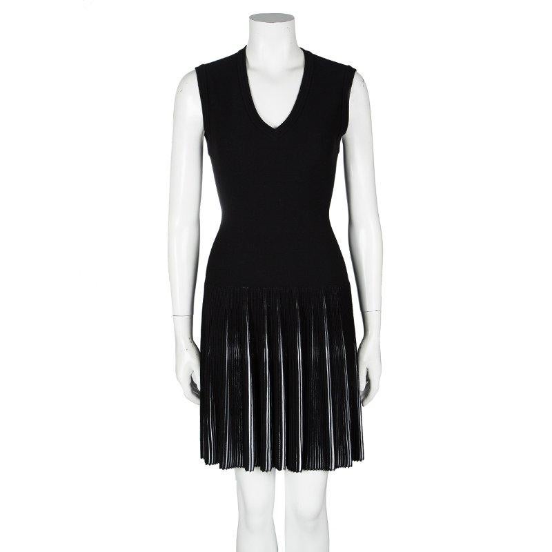 Alaia Black Knit Accordion Pleat Detail Fit and Flare Sleeveless Dress M In Good Condition In Dubai, Al Qouz 2