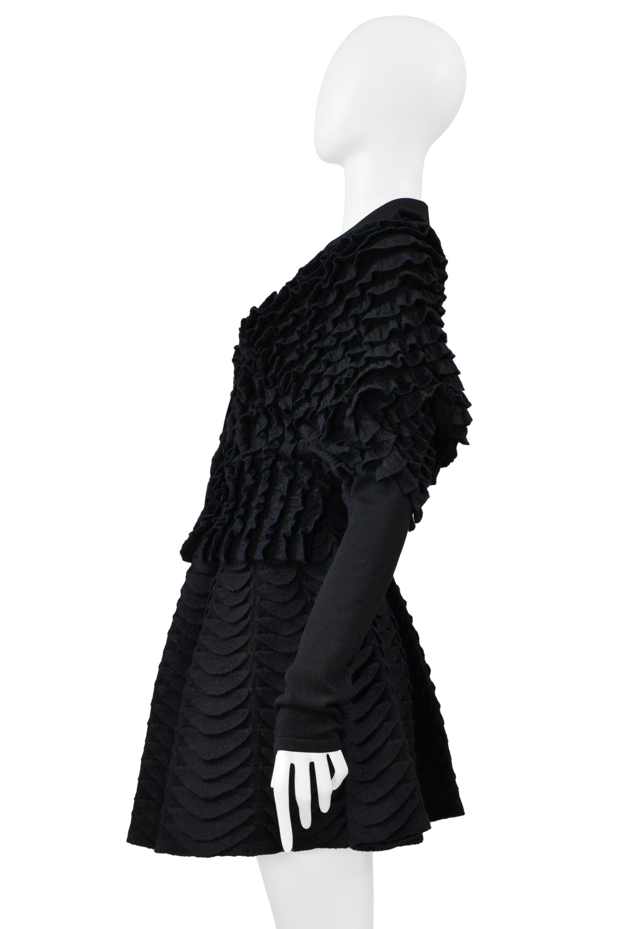 Nero Alaia - Cardigan con volant e gonna a ventaglio in maglia nera in vendita