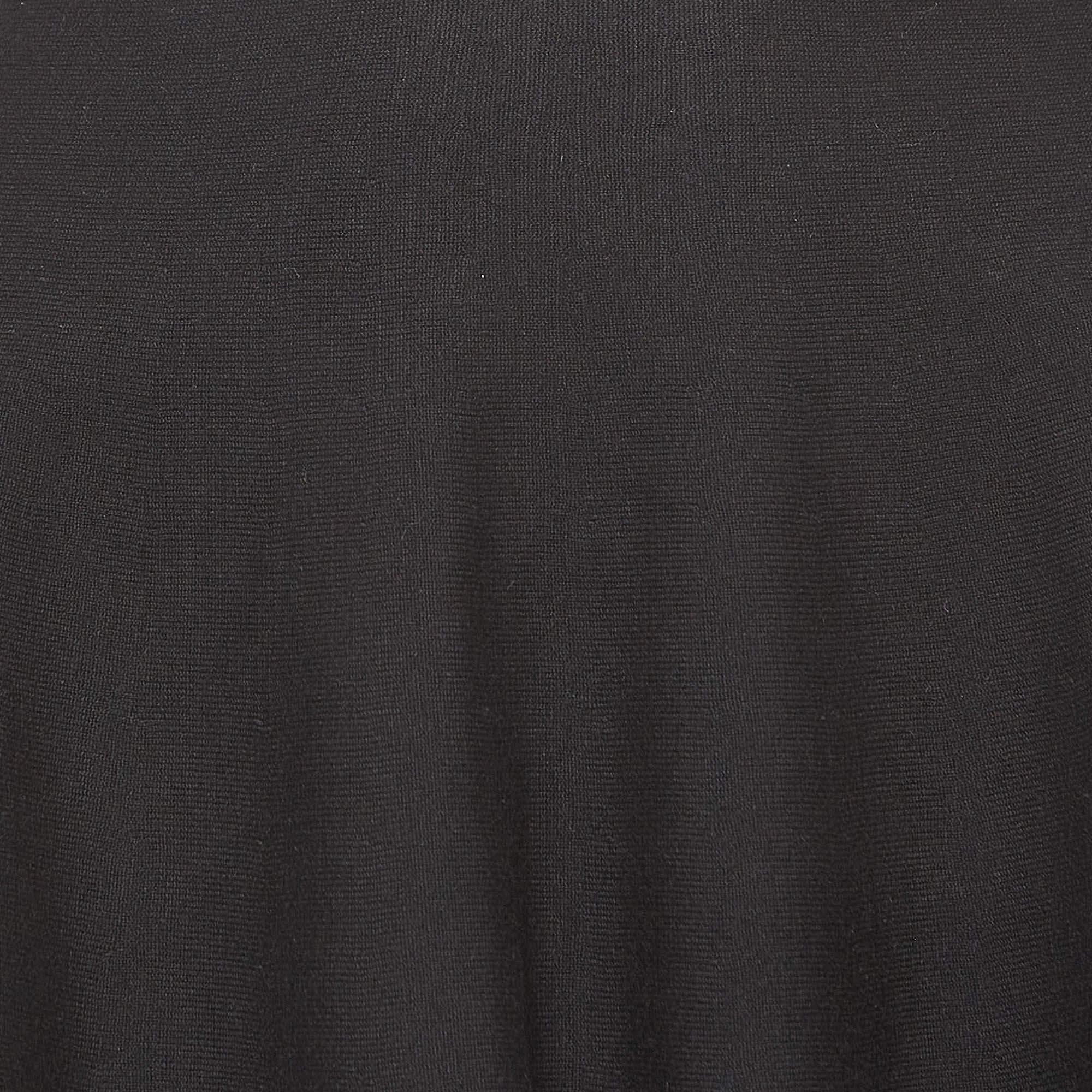 Alaia Black Knit Scallop Cut-Out Hem Flared Mini Skirt M In Excellent Condition For Sale In Dubai, Al Qouz 2