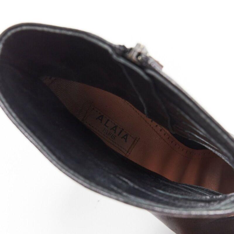 ALAIA bottes à lacets en cuir noir à découpe angulaire sur le devant, à bout en amande et à plateforme, EU37.5 en vente 6