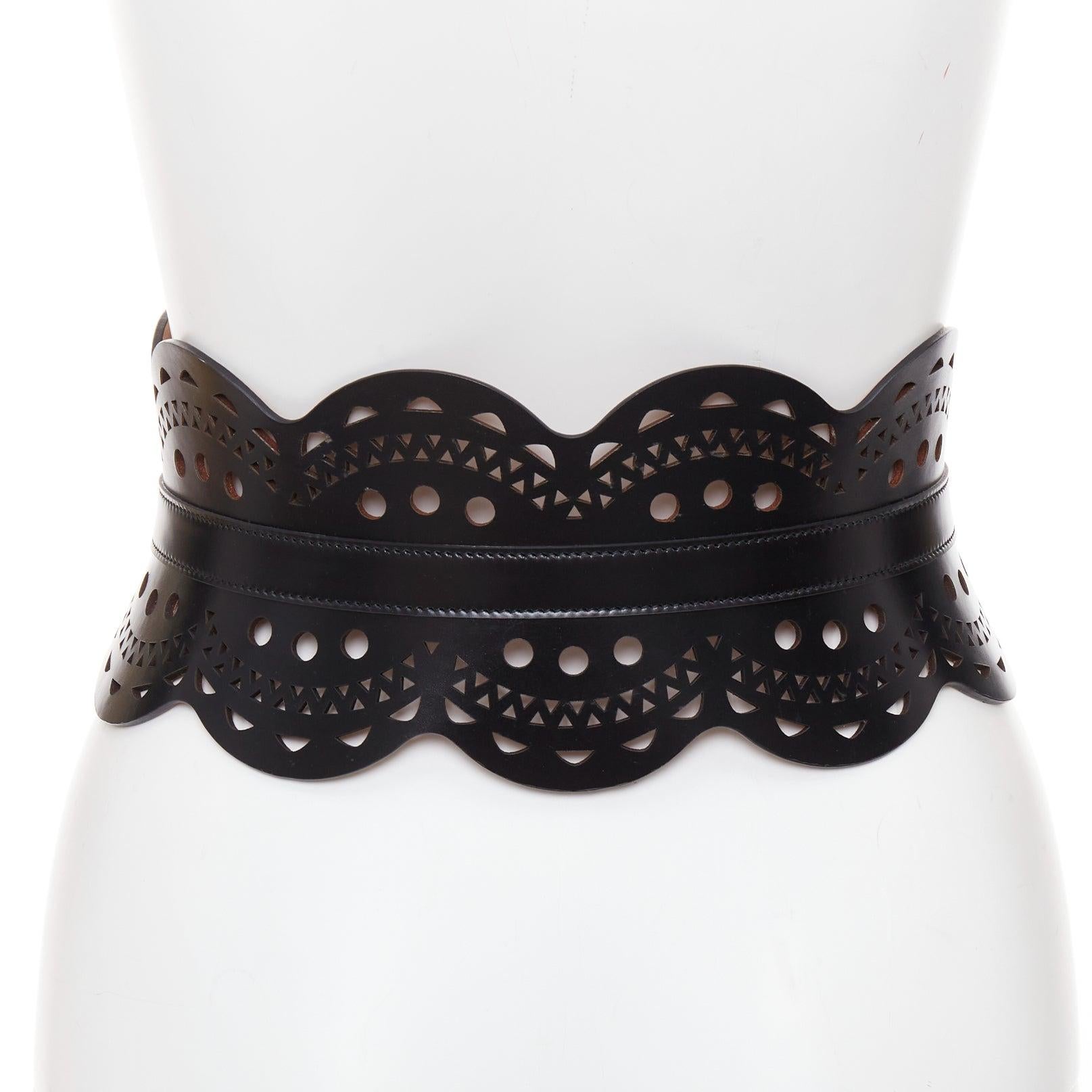 ALAIA black leather laser cut out scalloped wide statement corset belt 65cm In Good Condition For Sale In Hong Kong, NT