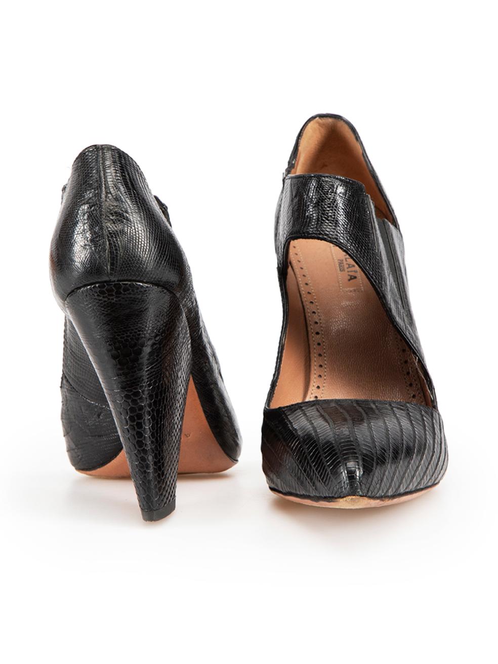 Noir Alaïa - Talons en cuir noir gaufré au lézard - Taille IT 36 en vente