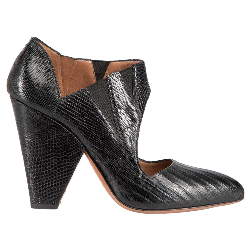 Tacones Alaïa de piel negra con relieve de lagarto Talla IT 36